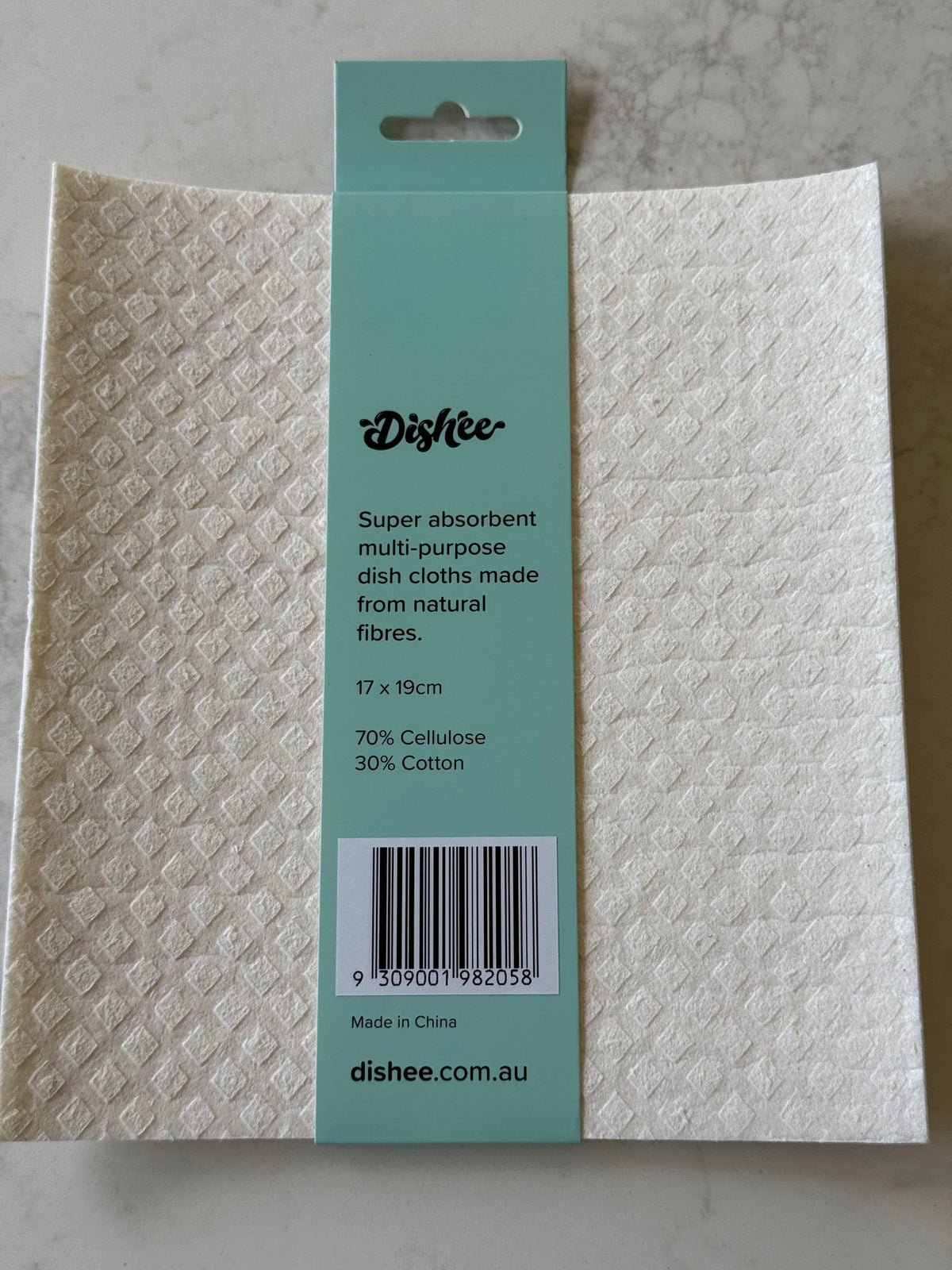Back of the Dishee pack: 17 x 19cm, 70% cellulose, 30% cotton